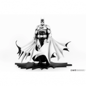 Dc Heroes - Batman Black & White Version" - Statue 1/8 27Cm"